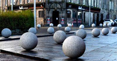 Striking new Dumbarton bollards split opinion as cost is revealed - www.dailyrecord.co.uk - Britain