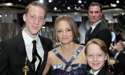 Jodie Foster’s kids: Meet Charlie and Kit - us.hola.com
