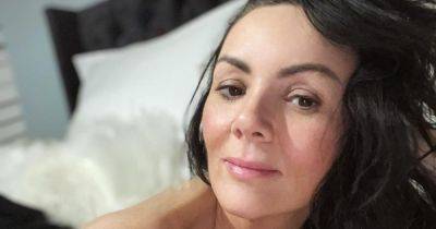 Martine McCutcheon, 47, 'hot and flushed' as poses topless to document peri-menopause battle - www.ok.co.uk