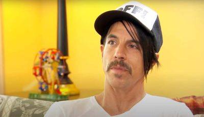 ‘Scar Tissue’: Universal Options Adaptation Of Red Hot Chili Peppers Frontman Anthony Kiedis’ 2004 Memoir - theplaylist.net
