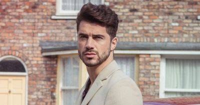 Real life of Coronation Street's Adam Barlow actor Sam Robertson - age, famous date, forgotten reality stint and soap break - www.manchestereveningnews.co.uk - Britain