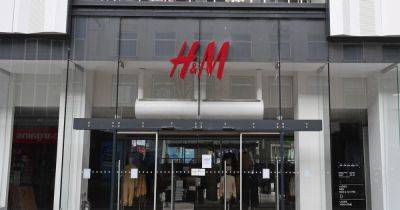 H&M shoppers adore 'cosy' £15 knitted sale dress that 'doesn't show lumps and bumps' - www.dailyrecord.co.uk