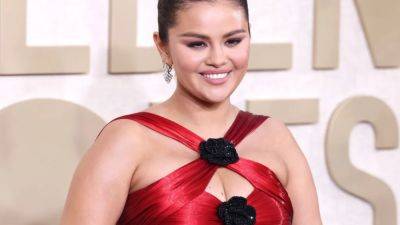 Selena Gomez Posts Powerful Then-and-Now Swimsuit Photos With a Message About Her Changing Body - www.glamour.com