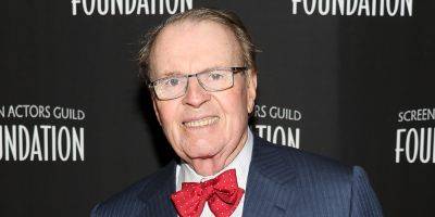 Charles Osgood, 'CBS Sunday Morning' Anchor & Radio Icon, Dies at 91 - www.justjared.com - New Jersey - Arizona - George - county Foster