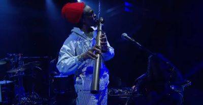 Watch André 3000 perform a New Blue Sun track on Colbert - www.thefader.com - Los Angeles - New York - Hawaii
