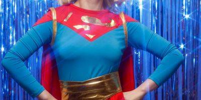4 Actresses Were Considered to Play Supergirl in DC Universe, & 2 are Still in the Running - www.justjared.com