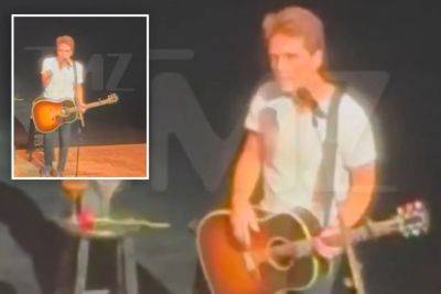 Richard Marx tears into obnoxious fan during concert: ‘Learn some f—king manners’ - nypost.com - Chicago - city Springfield