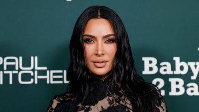 Kim Kardashian Revealed Photos of Her Latest Psoriasis Flare-Up Following Tanning Bed Backlash - www.glamour.com