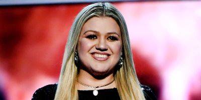 Kelly Clarkson Reveals Her Relationship Status, Talks Possibility of Marriage in the Future - www.justjared.com