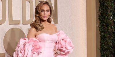 Jennifer Lopez Walks Golden Globes 2024 Red Carpet Without Ben Affleck, But He Is In Attendance! - www.justjared.com - Beverly Hills