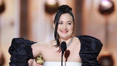 Lily Gladstone Made History as the First Indigenous Woman to Win a Golden Globe - www.glamour.com - India - Montana