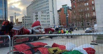 Big Santa is down... and Christmas is officially over - www.manchestereveningnews.co.uk - Santa - city Manchester, county Day