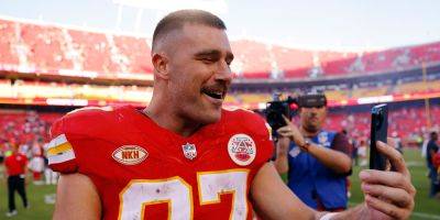 Travis Kelce Reveals the Most Famous Person in His Phone (And It's Not Who You Think!) - www.justjared.com - Kansas City - county Person