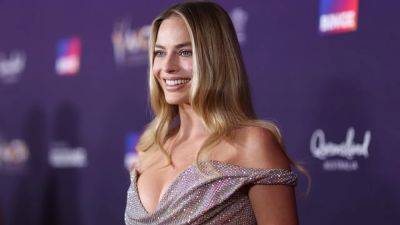 Margot Robbie Plundered the Vivienne Westwood Archive for a Glittering ‘Pirate’ Gown - www.glamour.com - Australia