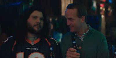 Bud Light Super Bowl Commercial 2024: Genie Grants Wishes with Post Malone, Peyton Manning & More! - www.justjared.com