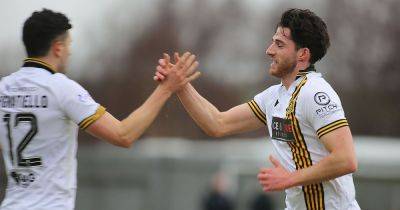 Dumbarton 2-2 Forfar Athletic - Farrell frustrated as Loons earn point - www.dailyrecord.co.uk - Beyond