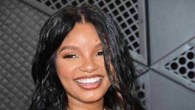 Halle Bailey Brought Her Post-Baby Glow To The Super Bowl - www.glamour.com - Afghanistan - Kansas City