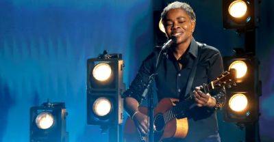 Tracy Chapman’s “Fast Car” returns to Hot 100 35 years after release - www.thefader.com - London