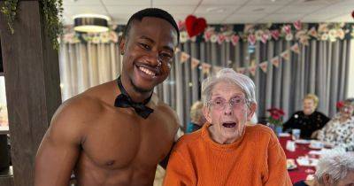 Butler in the Buff gives care home residents a little love on Valentine's Day - www.manchestereveningnews.co.uk - county Butler