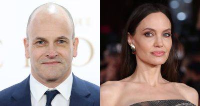 Jonny Lee Miller Recalls Parachuting Date with Ex-Wife Angelina Jolie in Rare New Interview - www.justjared.com - Los Angeles