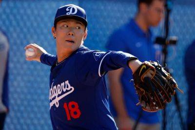 Yoshinobu Yamamoto Impresses L.A. Dodgers Teammates In First Batting Practice Outing - deadline.com - Los Angeles - Japan - Arizona