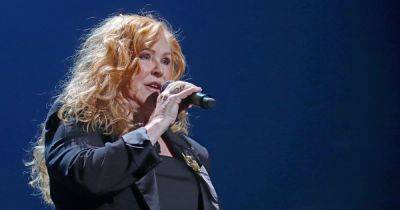 T'Pau legend Carol Decker unrecognisable in glam snap after undergoing colon cancer surgery - www.ok.co.uk - China - county Hand