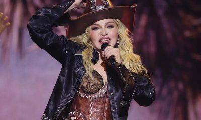 Madonna suffers minor accident on stage during latest ‘Celebration Tour’ performance - us.hola.com - city Santa Claus - Seattle