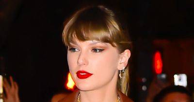 Taylor Swift wore this exact T-bar necklace out on a dinner date – here's how to shop it - www.ok.co.uk