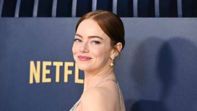 Emma Stone Keeps Her Shimmery Streak Going at the 2024 SAG Awards - www.glamour.com - London