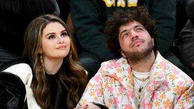 Selena Gomez's Boyfriend Benny Blanco Trolls Haters With a Fun Pedicure After Barefoot Date Night Controversy - www.glamour.com