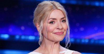 Holly Willoughby stuns Dancing on Ice fans with show-stopping gown on live show - www.ok.co.uk