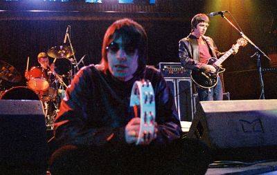 Liam Gallagher says he can see Noel “not looking back in anger”, offers to “send him a box of chocolates” for Oasis reunion - www.nme.com - Paris