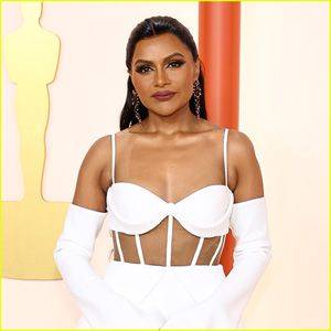Mindy Kaling Addresses Renee Rapp's 'Sex Lives of College Girls' Exit & the Ritual Anne Hathaway Taught Her - www.justjared.com