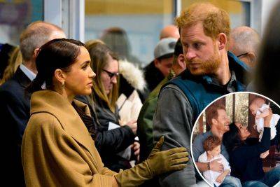 Prince Harry wants ‘apprehensive’ Meghan Markle and the kids to return to UK: report - nypost.com - Britain