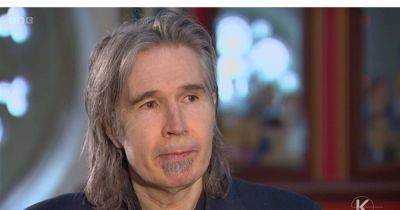 Del Amitri singer Justin Currie will have to stop performing due to Parkinson's - www.dailyrecord.co.uk