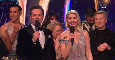 ITV Dancing on Ice fans say 'someone please' over Holly Willoughby distraction - www.manchestereveningnews.co.uk