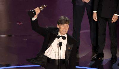 Cillian Murphy Wins Best Actor at Oscars 2024, Dedicates His Award to 'Peacemakers Everywhere' - www.justjared.com - Hollywood