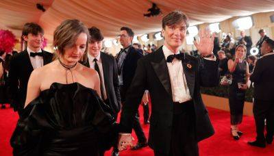 Cillian Murphy Pictured with Wife & Two Sons in Rare Photo at Oscars 2024 - www.justjared.com - Britain - Hollywood - Ireland