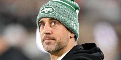 Aaron Rodgers Denies That He Thinks Sandy Hook Shooting Was Fake Amid CNN's Report - www.justjared.com - New York - city Sandy