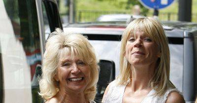 Zoe Ball returns to radio show with update after taking time off to care for cancer-stricken mum - www.ok.co.uk