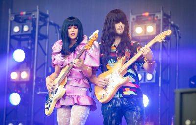 Check out Khruangbin’s chilled out and groovy new single ‘Pon Pón’ - www.nme.com - Britain - USA - Indiana - county Ocean