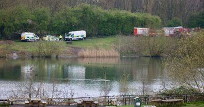 Police recover body from Chorlton Water Park - www.manchestereveningnews.co.uk - Manchester