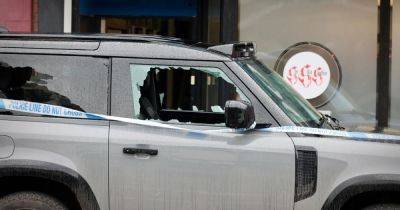 "He was putting in every window one by one": Armed police descend on street after Land Rover 'smashed up with a crowbar' and man stabbed - www.manchestereveningnews.co.uk - Manchester