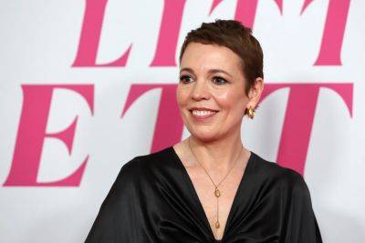Olivia Colman Criticizes Gender Pay Gap in Hollywood: ‘If I Was Oliver Colman, I’d Be Earning a F— of a Lot More’ - variety.com - Britain - Hollywood