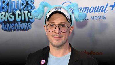 ‘Blue’s Clues’ Star Steve Burns Shares Video “Checking In” Amid ‘Quiet On Set’ Revelations & Makes Nickelodeon Fans Emotional - deadline.com