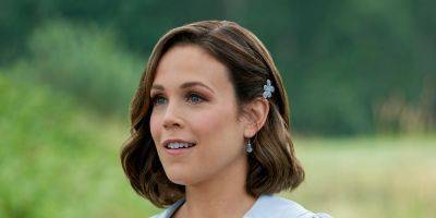 When Calls the Heart's Erin Krakow Weighs In on Team Nathan vs. Team Lucas - www.justjared.com