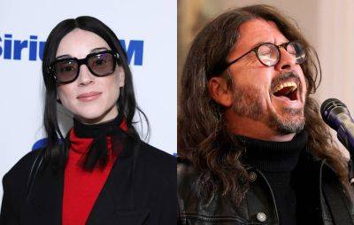 “Fuck yeah!” – watch St. Vincent’s reaction to Dave Grohl recording drums for ‘Flea’ - www.nme.com
