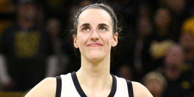 Caitlin Clark Becomes NCAA Basketball's All-Time Leading Scorer - www.justjared.com - Los Angeles - Ohio - state Iowa