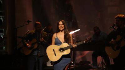 Kacey Musgraves Had a Beauty Snafu on Saturday Night Live - www.glamour.com