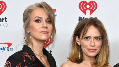 One Tree Hill Fans Think Hilarie Burton and Bethany Joy Lenz Are Feuding. Here's Everything We Know - www.glamour.com